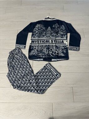Print of wildlife scratch silk pajamas set